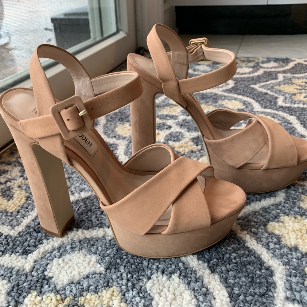 STEVE MADDEN pumps!